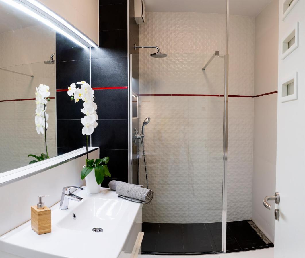 Sunshine Apartman With Free Parking Győr Extérieur photo