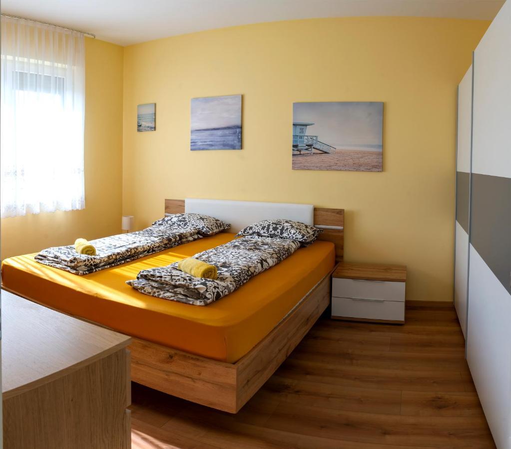 Sunshine Apartman With Free Parking Győr Extérieur photo