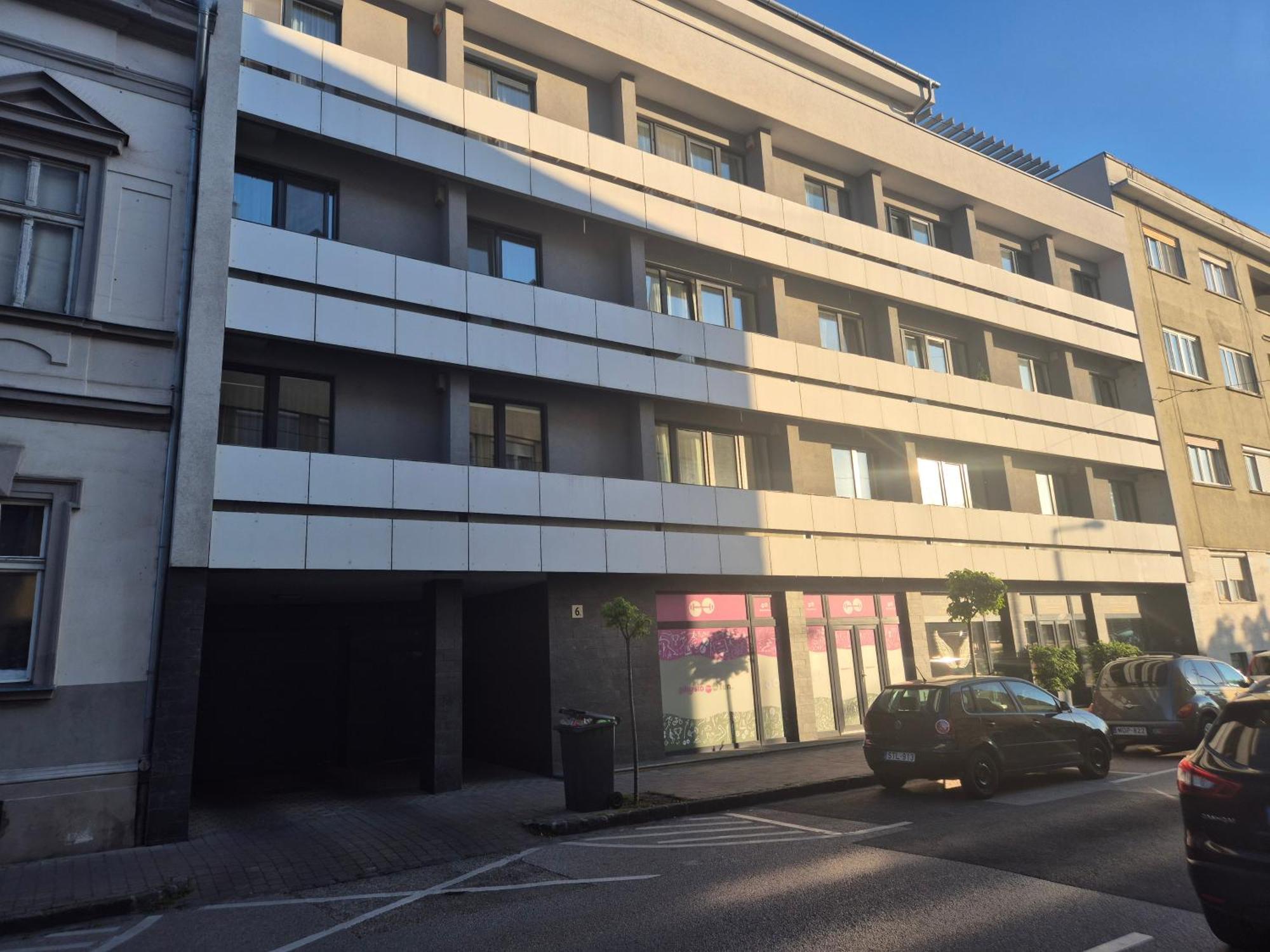 Sunshine Apartman With Free Parking Győr Extérieur photo